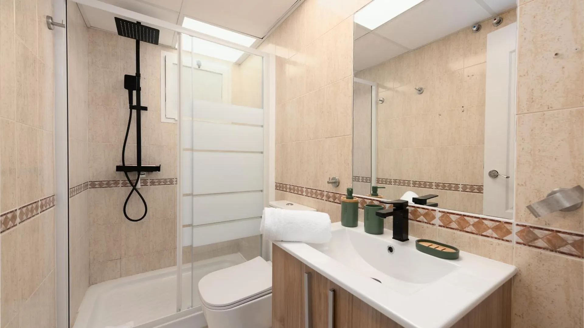 דירות Castillo de Sabinillas Seaview 2 Beds La Duquesa Port 0*,  ספרד